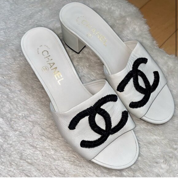 Chanel Black and White Calf Leather Sandals Sequin CC Logos Heel Block Classic - Picture 2 of 10